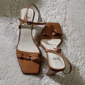 Square toe carmel heels
